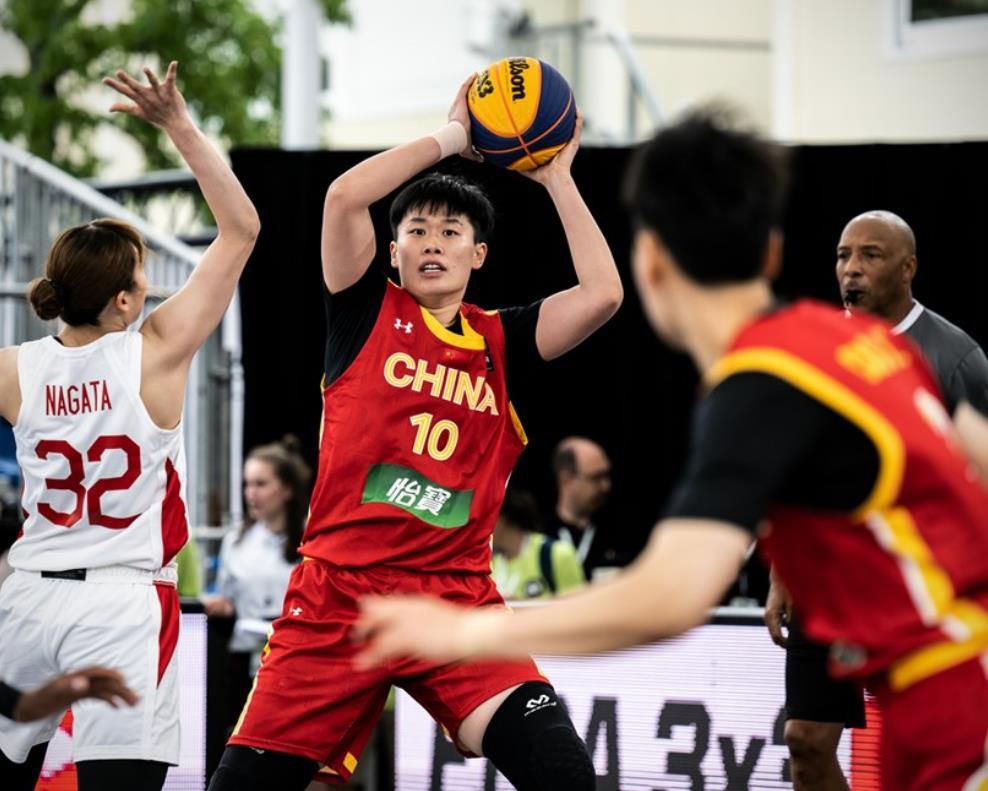 我还要叶家所有人披麻戴孝、跪在地上。